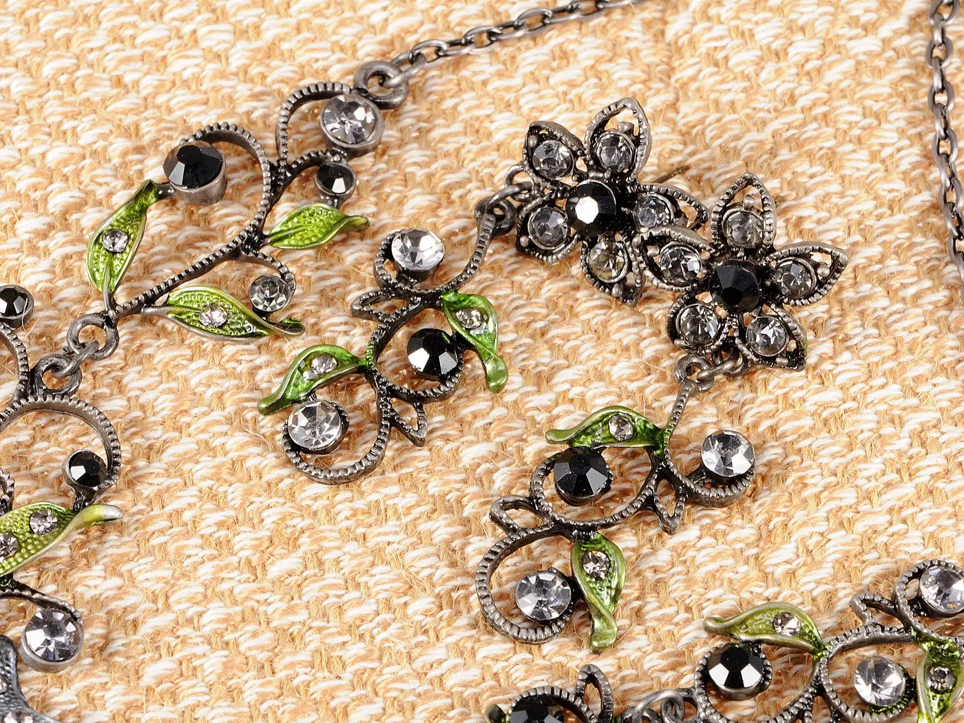 Alilang Gunmetal Tone Clear Balck Crystal Rhinestones Green Enamel Butterfly Flower Necklace Earrings Set
