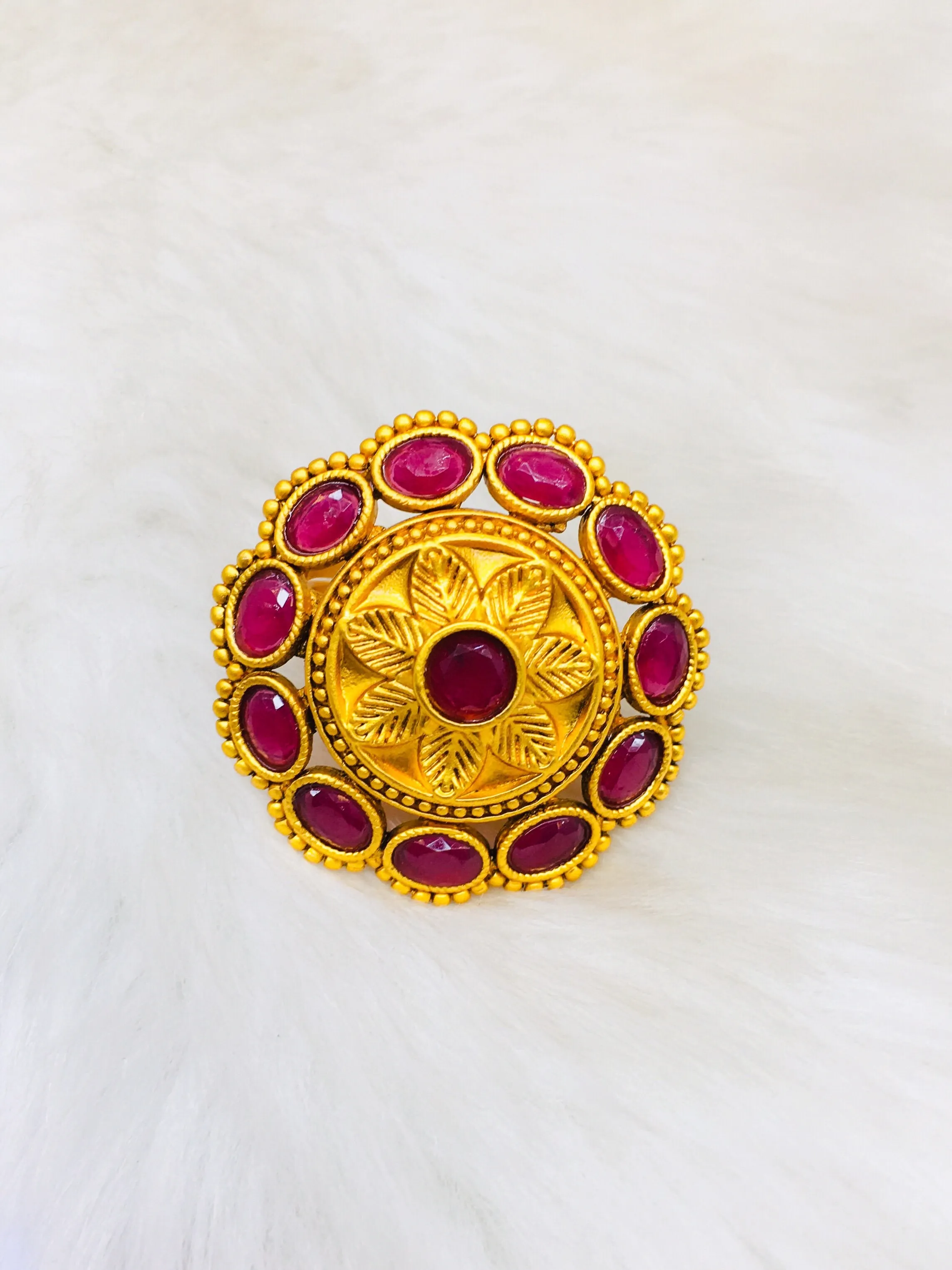 ELEGANT LEAF DESIGNER RING