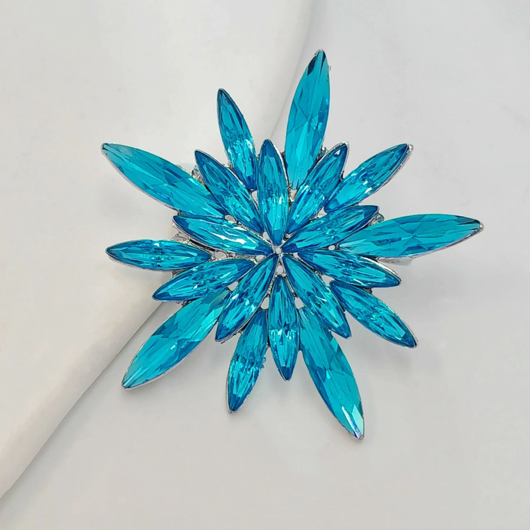 Gorgeous Statement Burst Shaped Ice Blue Crystal Snowflake Brooches Pins Starburst Jewelry