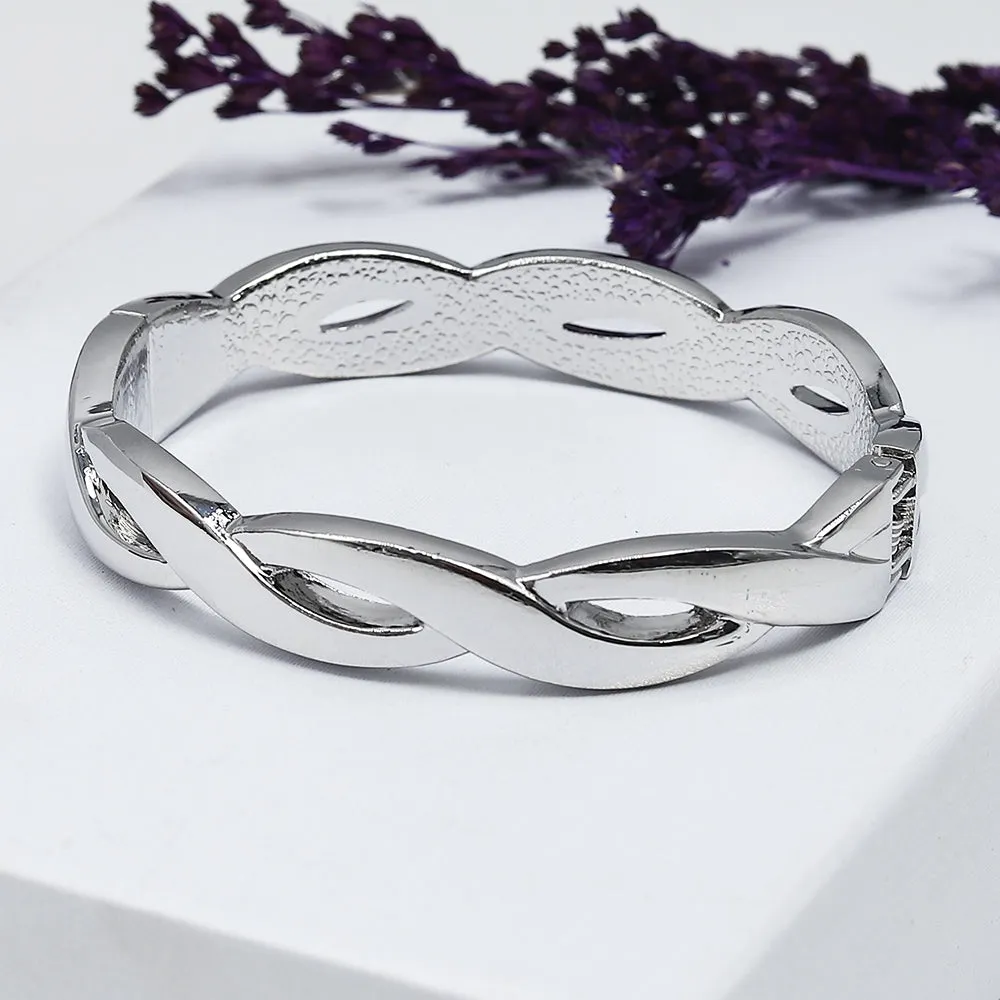 Interlocking Curved Bold Bracelet - Fluffy