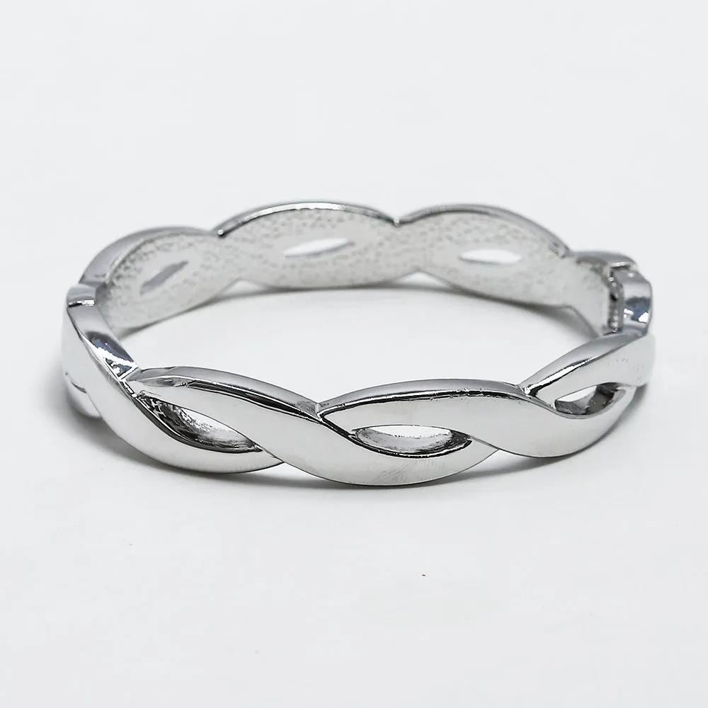 Interlocking Curved Bold Bracelet - Fluffy