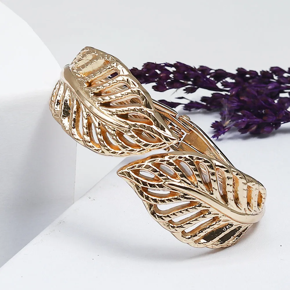 Leaf Shape Bold Bracelet - Fluffy