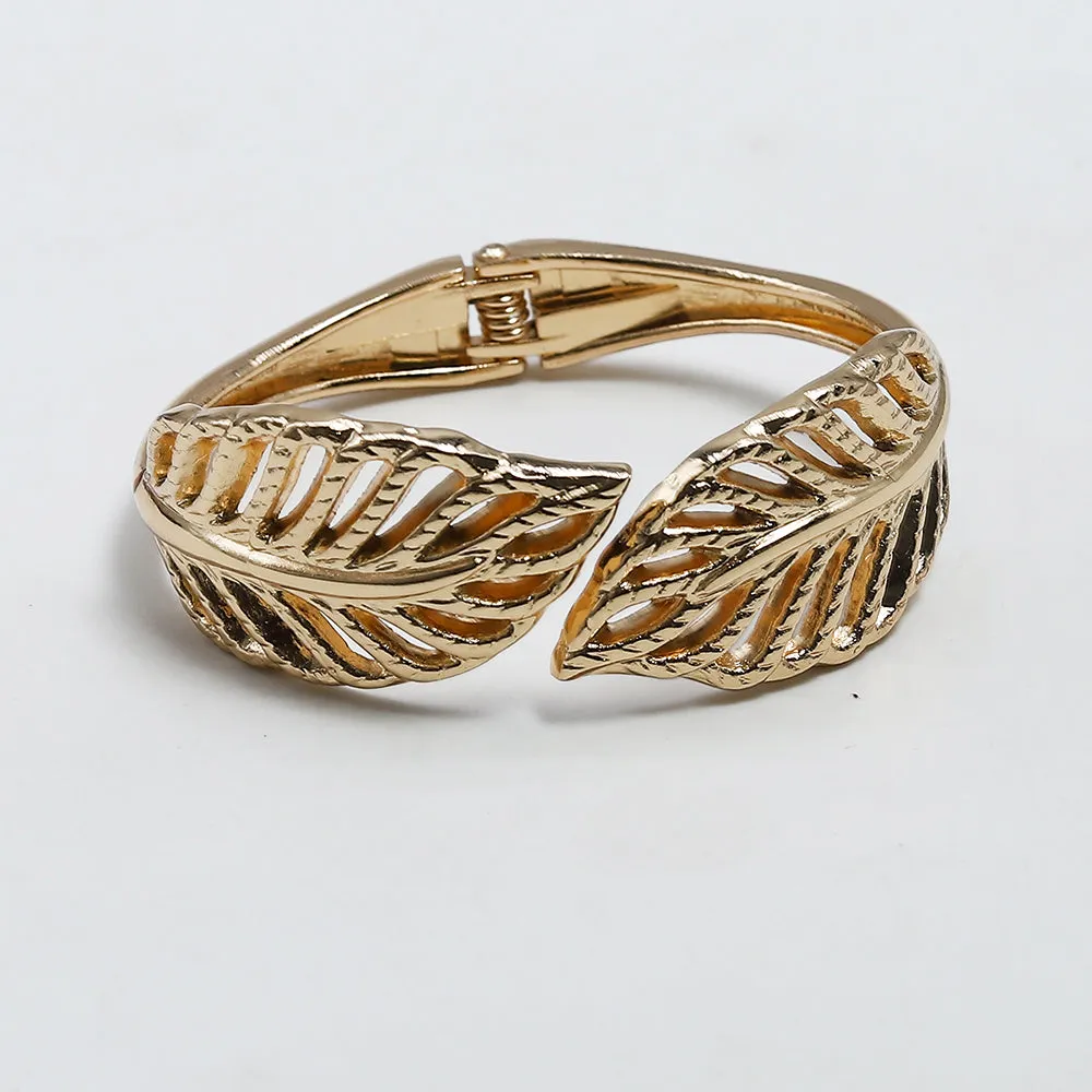 Leaf Shape Bold Bracelet - Fluffy