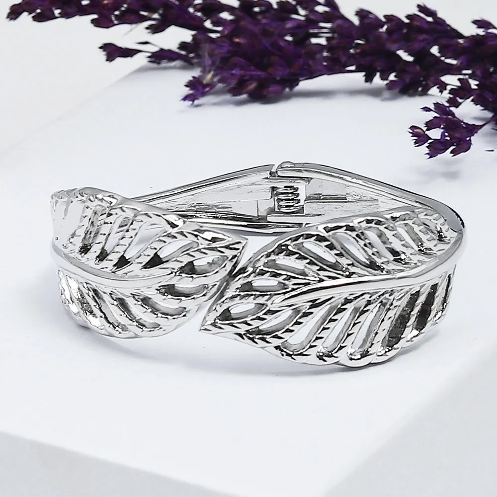 Leaf Shape Bold Bracelet - Fluffy
