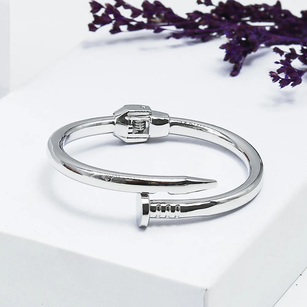 Nail Line Bold Bracelet - Fluffy