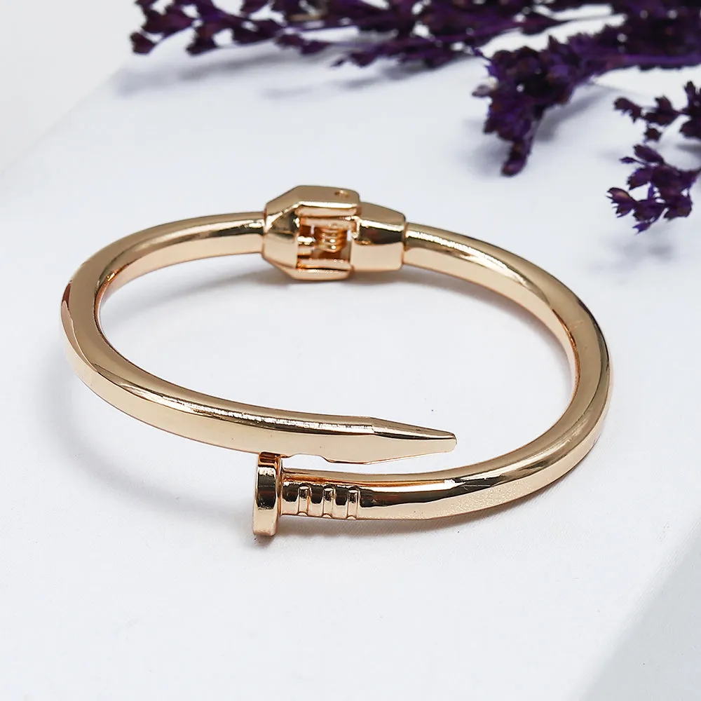 Nail Line Bold Bracelet - Fluffy