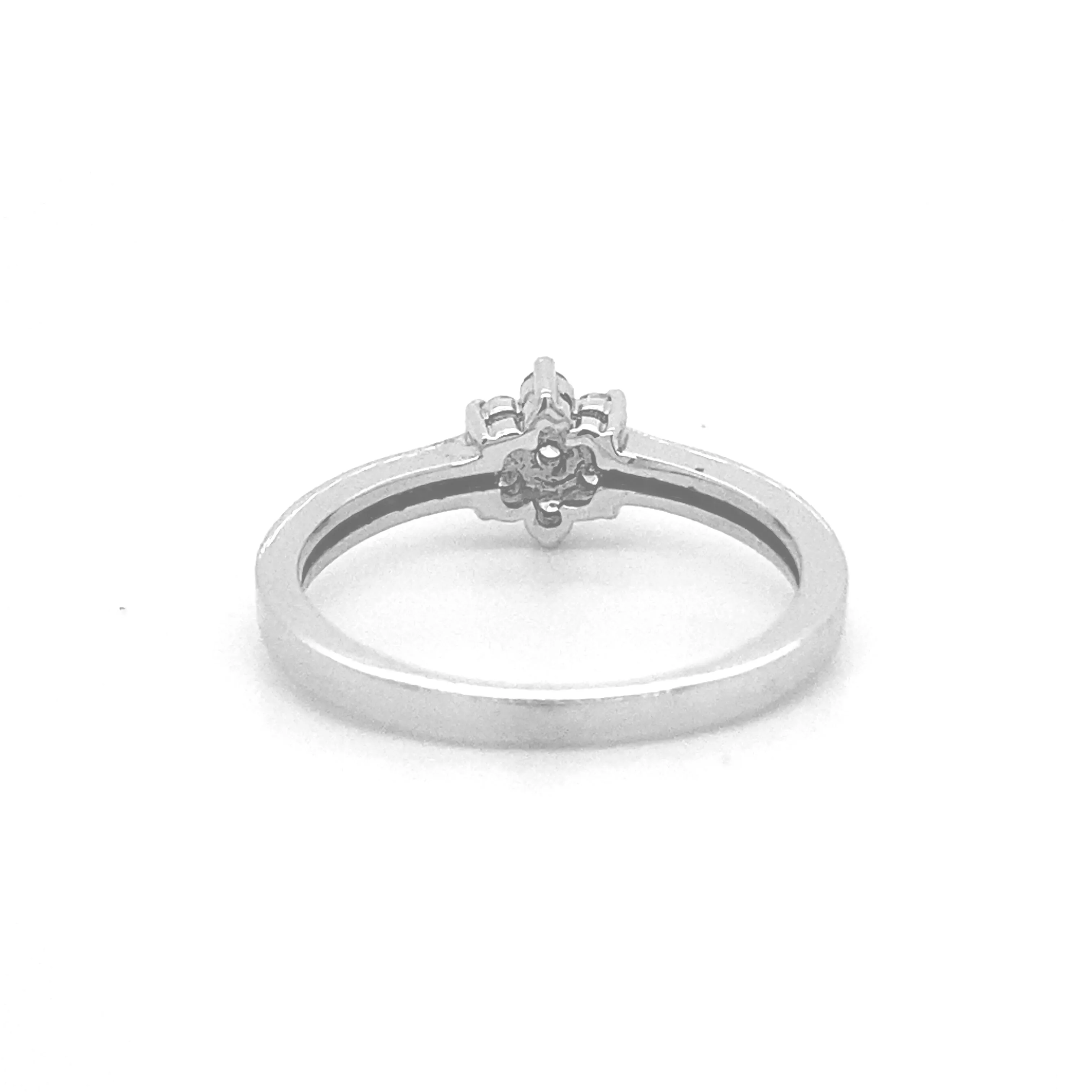 Six Petal Diamond Flower Ring White Gold R060N