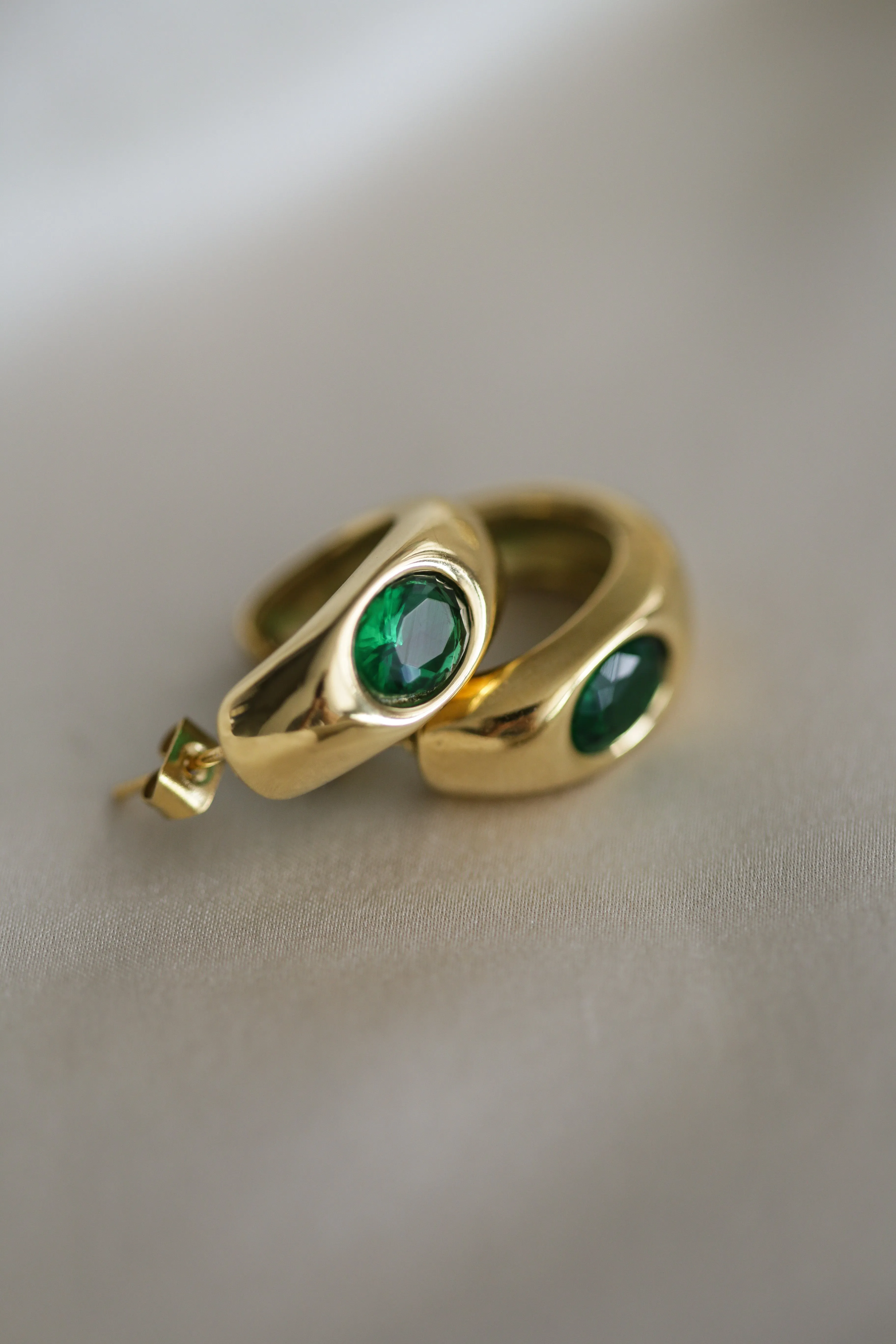 Zoe Hoops